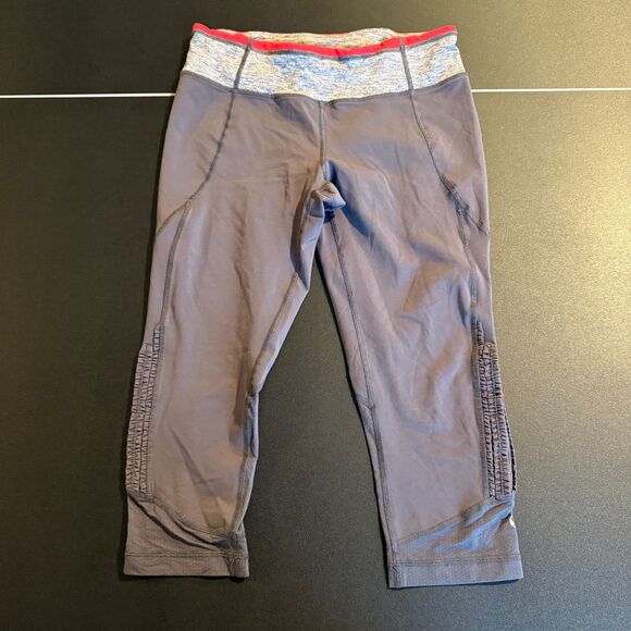 lululemon athletica Pants - Lululemon Run Inspire Crop II Leggings Size 8 Grey Red Ruched Reflective Running